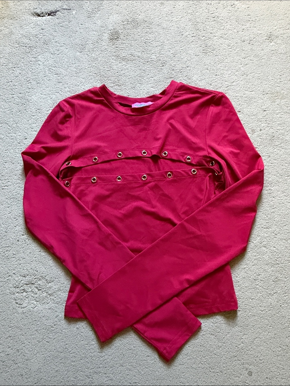 EDIKTED Revi Front Cut Out Grommet Top